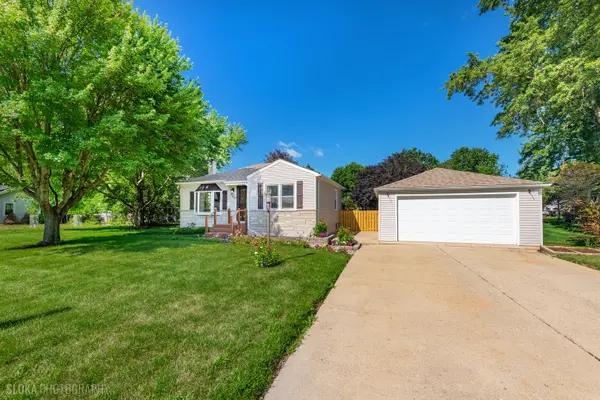 380 Charlotte Avenue, Crystal Lake, IL 60014