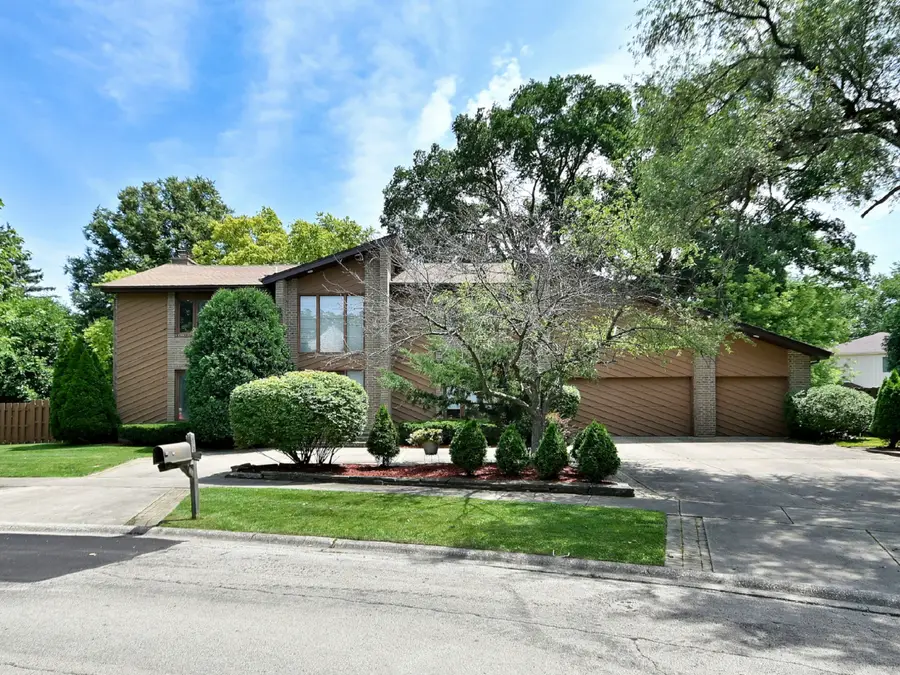 2005 Mallard Drive, Northbrook, IL 60062 - #2