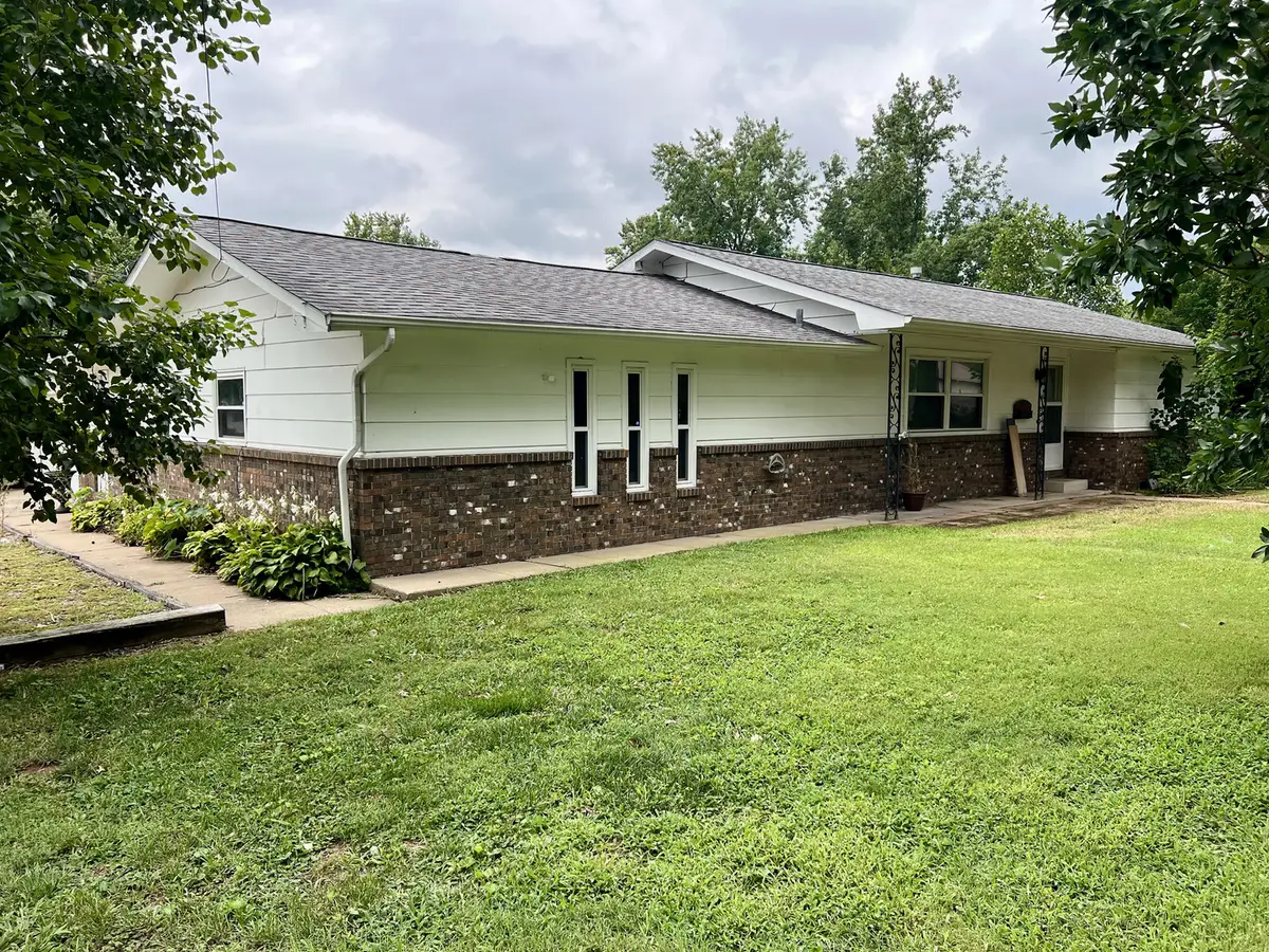 207 W 13th Street, Johnston City, IL 62951 - #1
