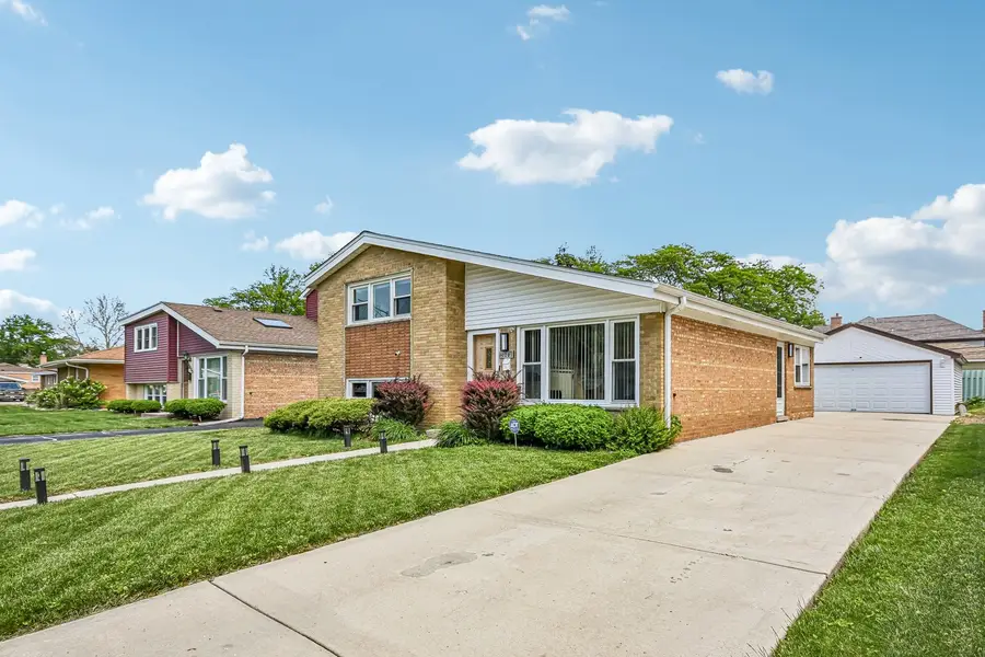 10209 Washington Avenue, Oak Lawn, IL 60453 - #2