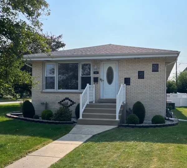 444 S Prospect Avenue, Itasca, IL 60143