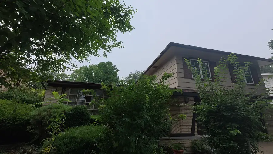 411 N Illinois Avenue, Glenwood, IL 60425 - #3