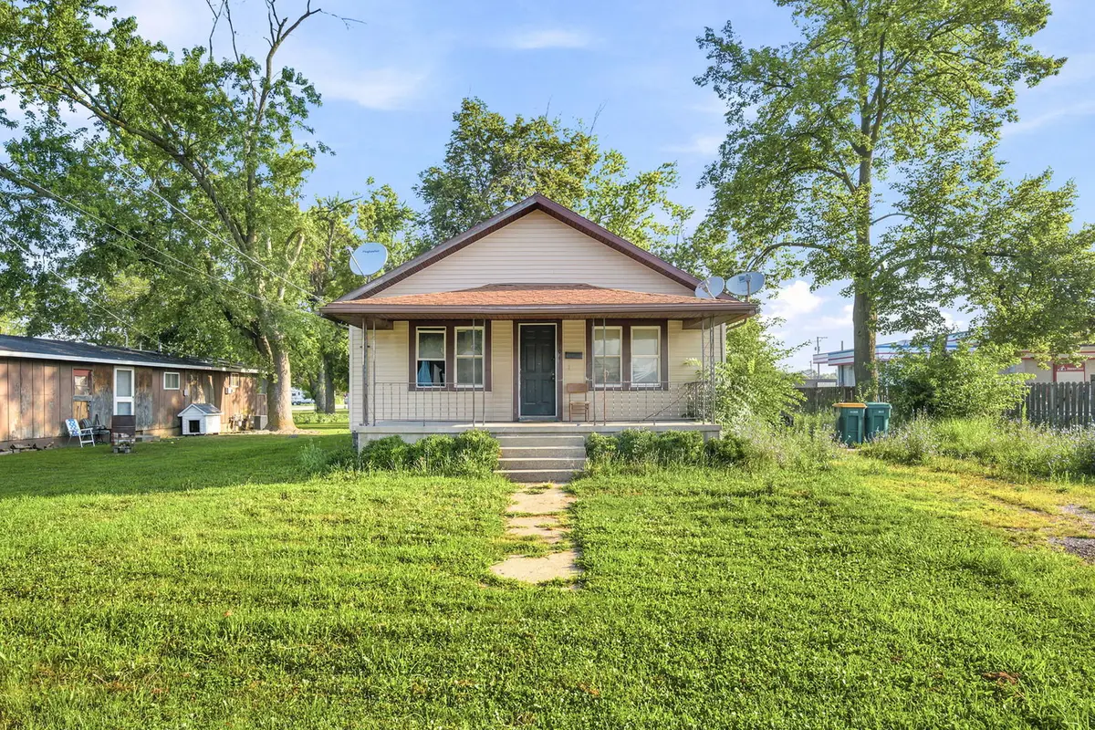 104 W Frech Street, Streator, IL 61364 - #1