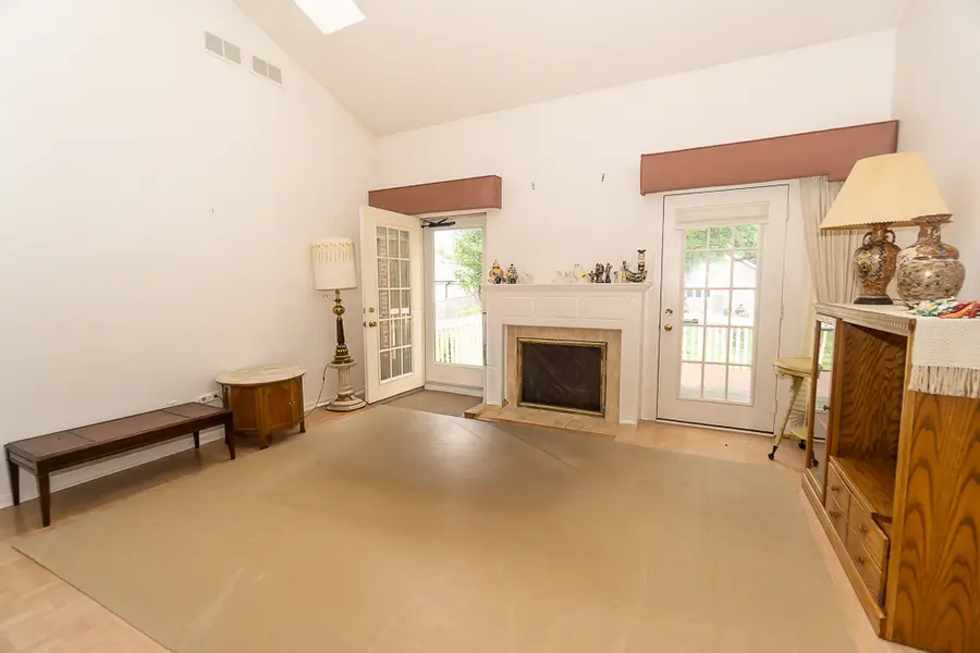 2157 N Lake Shore Circle, Arlington Heights, IL 60004 - #3
