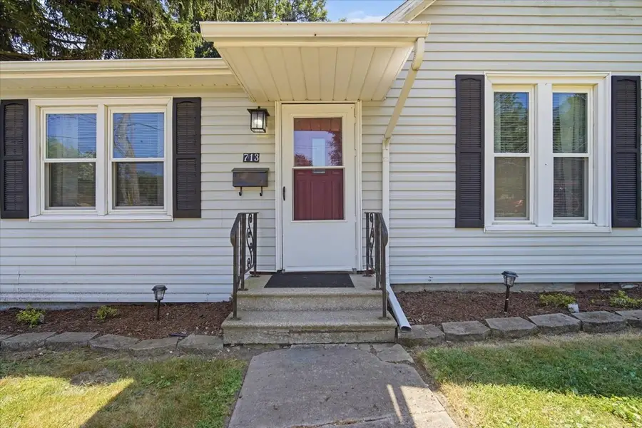 713 E Buchanan Street, Bloomington, IL 61701 - #3