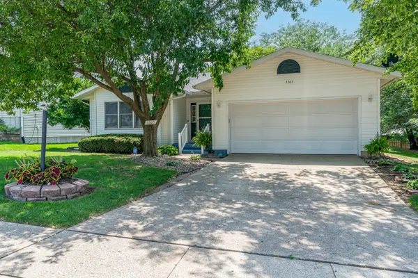 3305 W 66th Street, Davenport, IA 52806