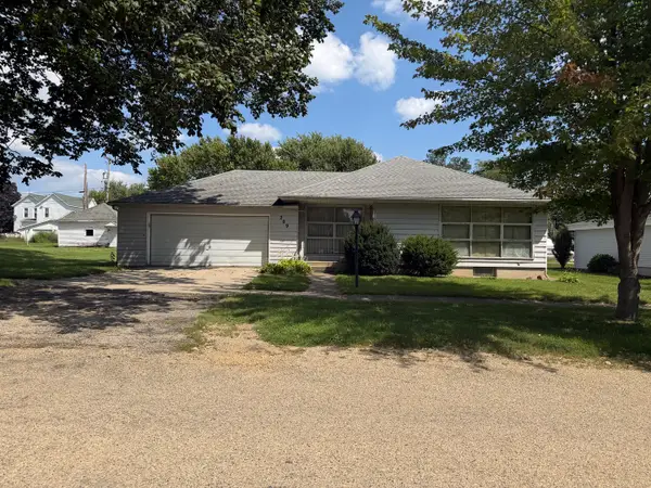 209 S 4th Avenue, Forreston, IL 61030