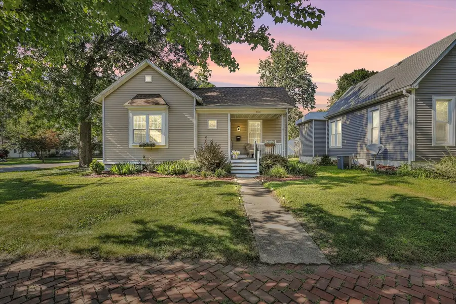 200 E Houghton Street, Tuscola, IL 61953 - #2