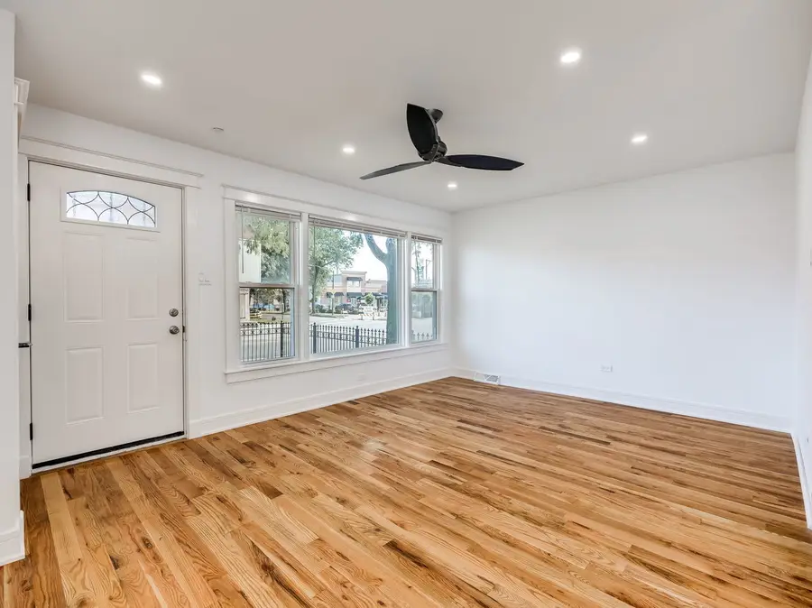 235 W 43rd Street, Chicago, IL 60609 - #3