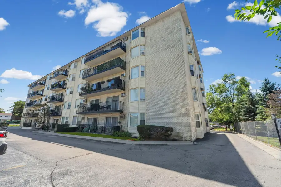 5510 Lincoln Avenue #B310, Morton Grove, IL 60053 - #3