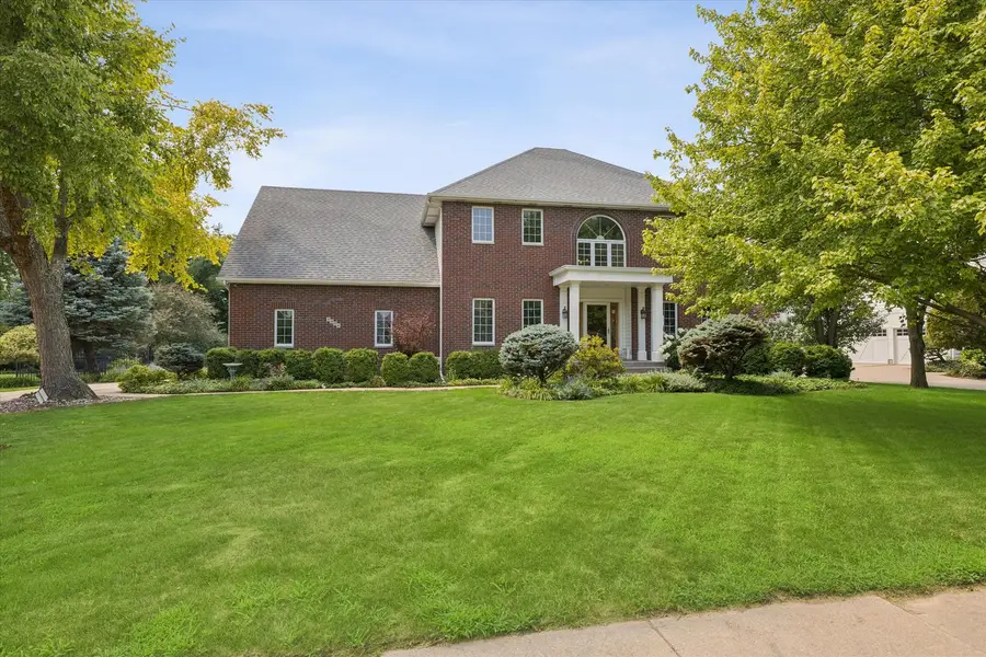 5904 Louis Court, Davenport, IA 52807 - #2