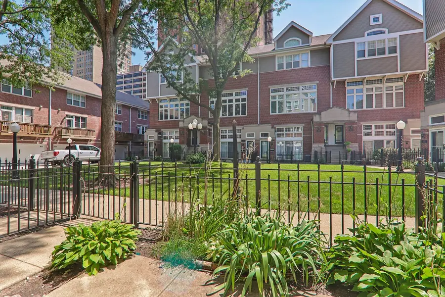 4930 S Cornell Avenue #E, Chicago, IL 60615 - #3