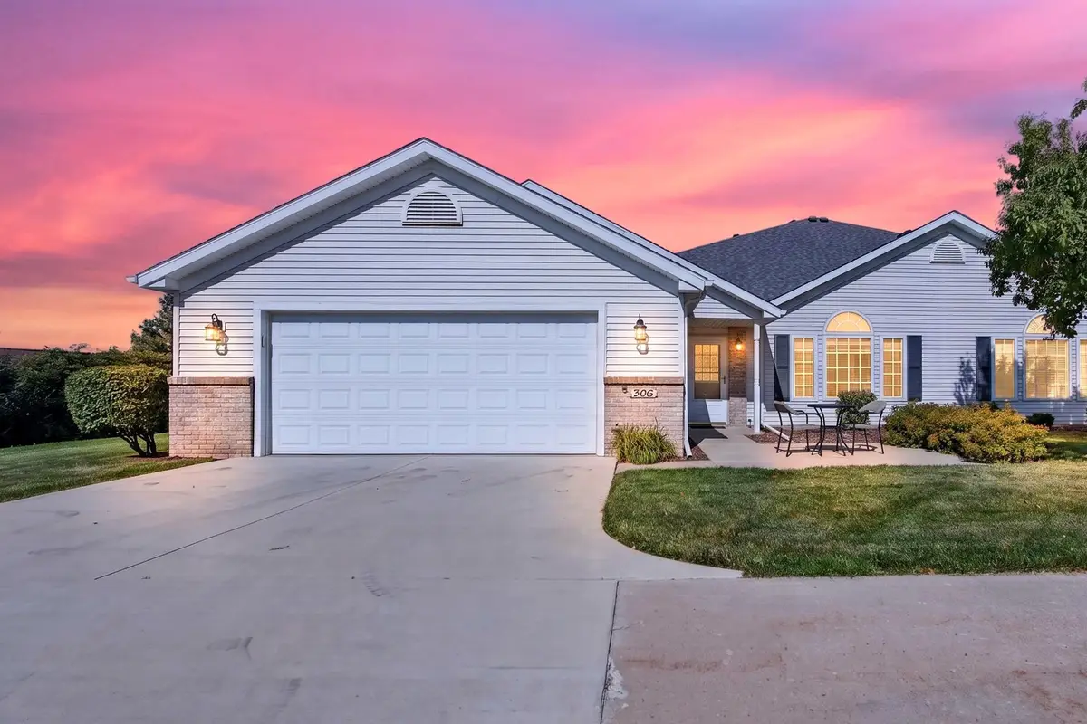 3707 Wine Way, Bloomington, IL 61704 - #1