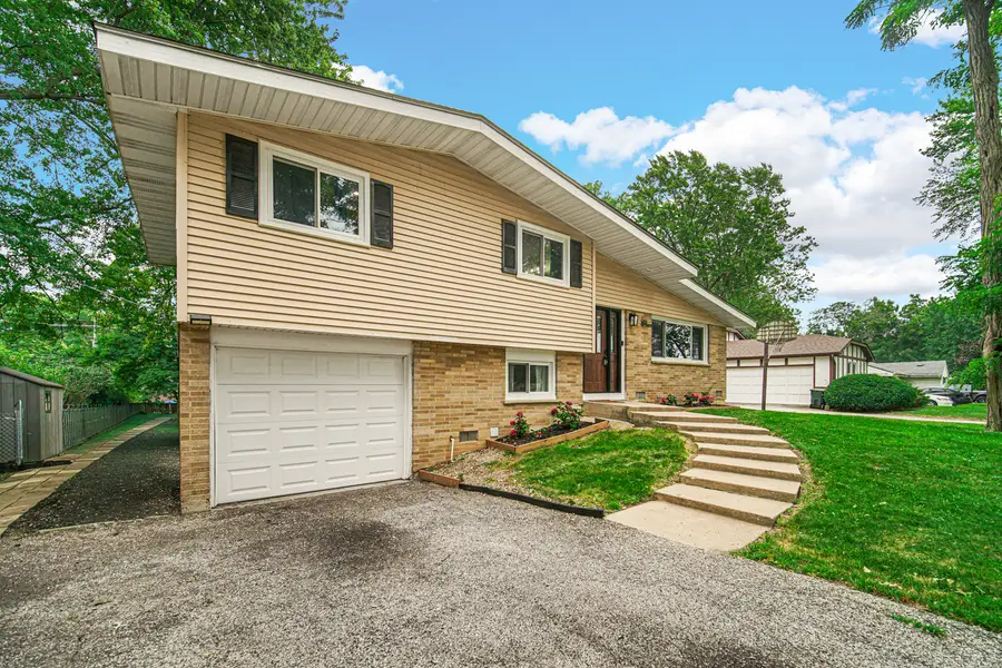 961 N Midlothian Road, Mundelein, IL 60060 - #3