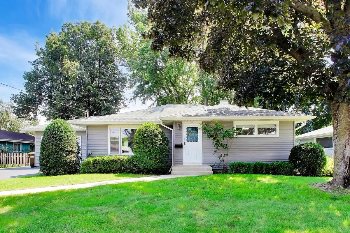 611 W Kimball Avenue, Woodstock, IL 60098 - #1
