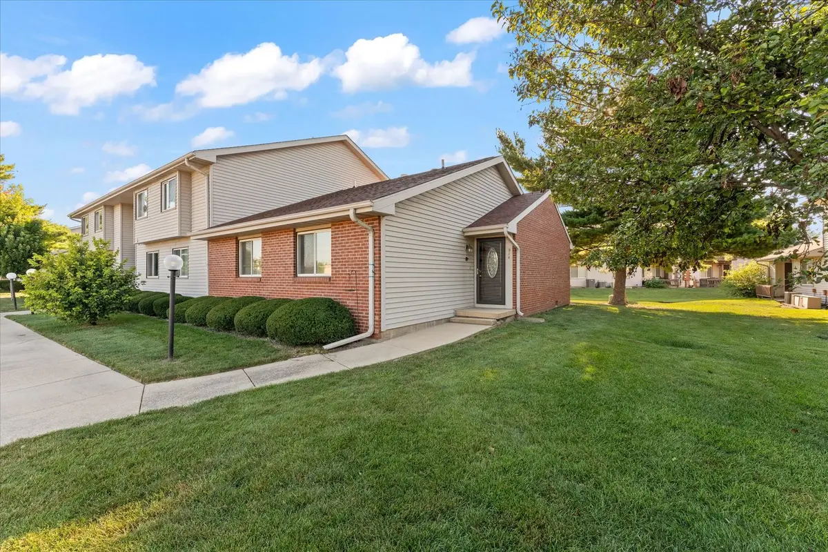 914 Kara Drive #914, Champaign, IL 61822 - #1