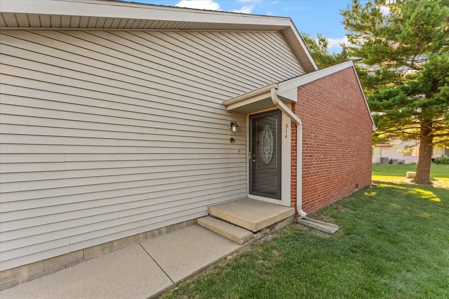 914 Kara Drive #914, Champaign, IL 61822 - #3