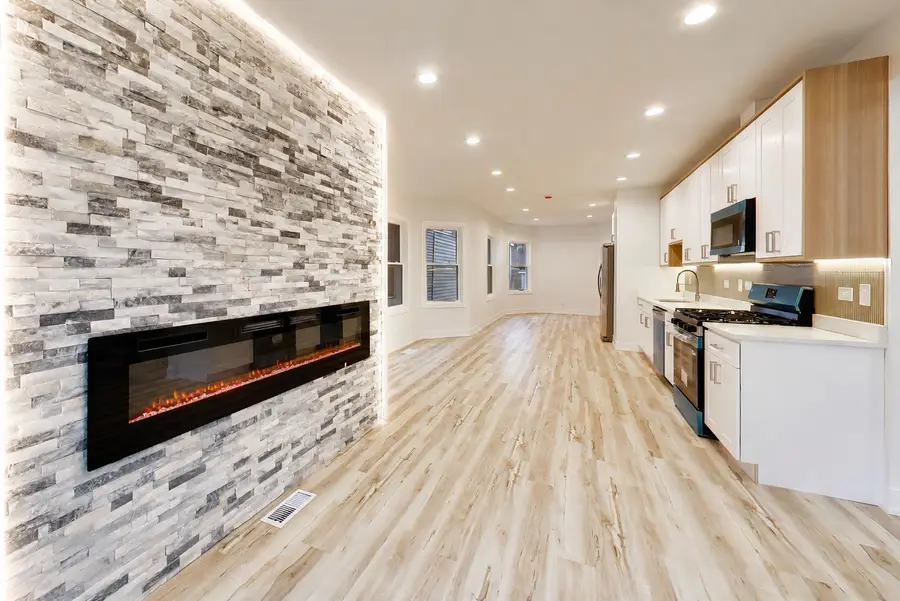 544 N Leamington Avenue, Chicago, IL 60644 - #2