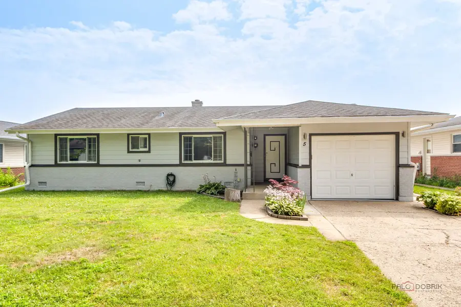 5 Wildwood Road, Elk Grove Village, IL 60007 - #3