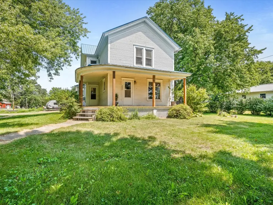 227 W South Street, Franklin Grove, IL 61031 - #3