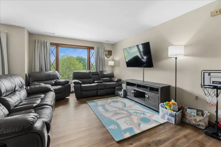 10704 Kilpatrick Avenue #3B, Oak Lawn, IL 60453 - #2