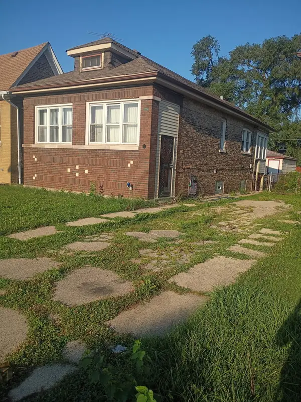 8226 S Honore Street, Chicago, IL 60620