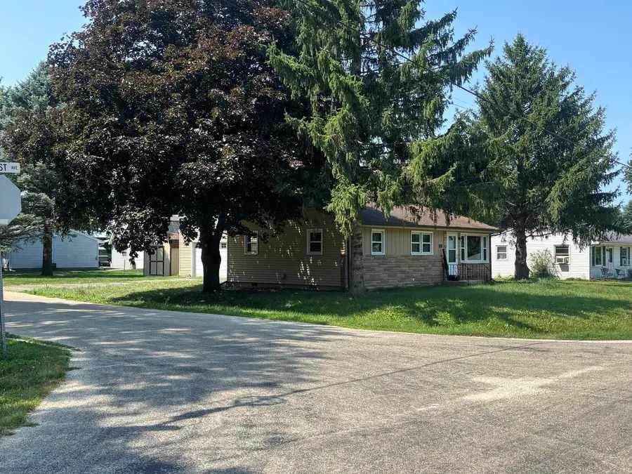 300 Hillcrest Avenue, Rochelle, IL 61068 - #2