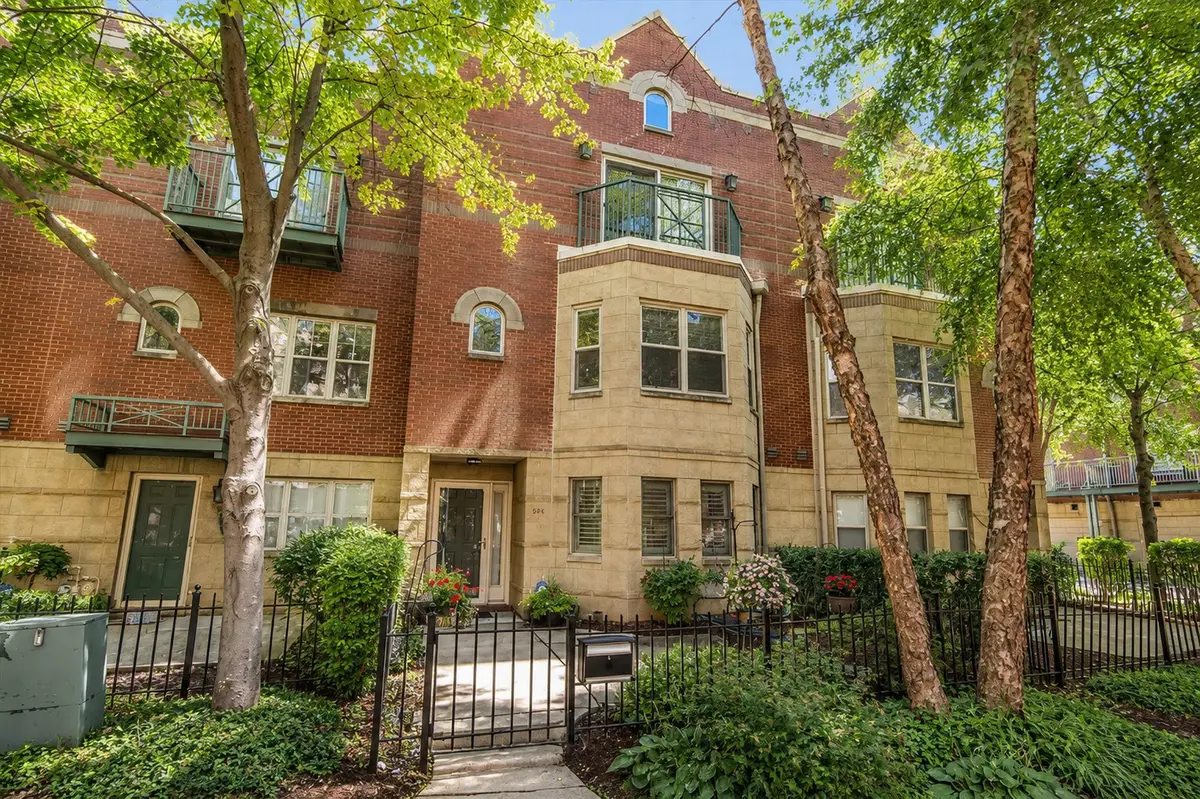 4530 S Woodlawn Avenue #305, Chicago, IL 60653 - #1