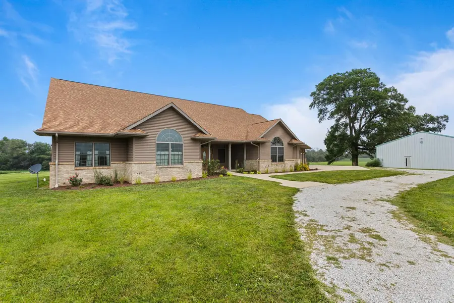 1484 E County Road 640 Road, Tuscola, IL 61953 - #2