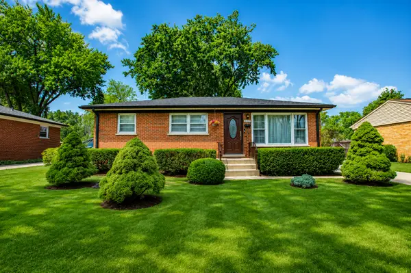 1114 S Birch Drive, Mount Prospect, IL 60056