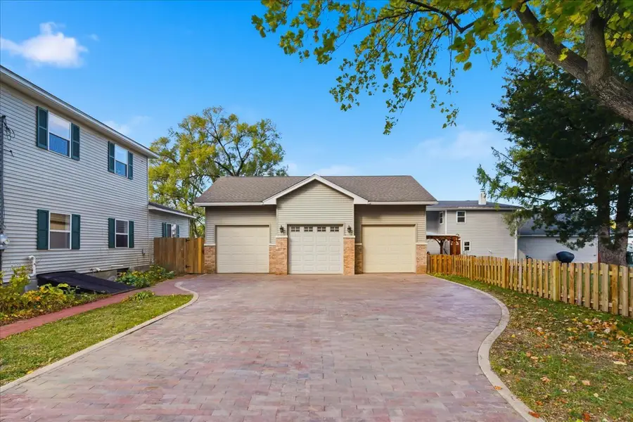 317 E Dearborn Street, Plano, IL 60545 - #2