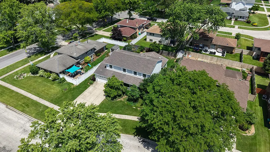 403 Sara Avenue, Lemont, IL 60439 - #3