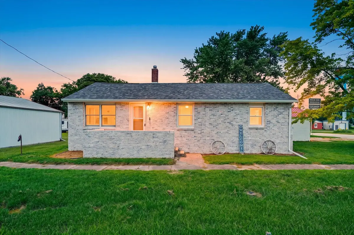 106 W South Street, Elliott, IL 60933 - #1