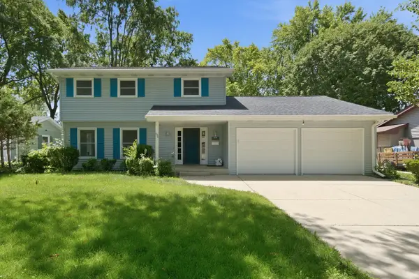 1520 Crestwood Court, Aurora, IL 60506