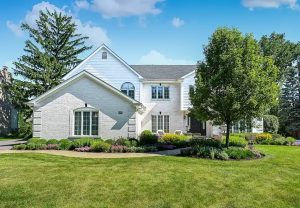 32 Ridgefield Lane, Burr Ridge, IL 60527