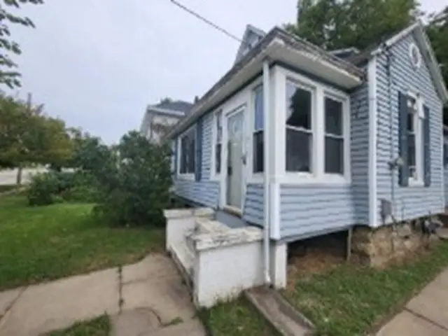 912 N Central Avenue, Burlington, IA 52601 - #3