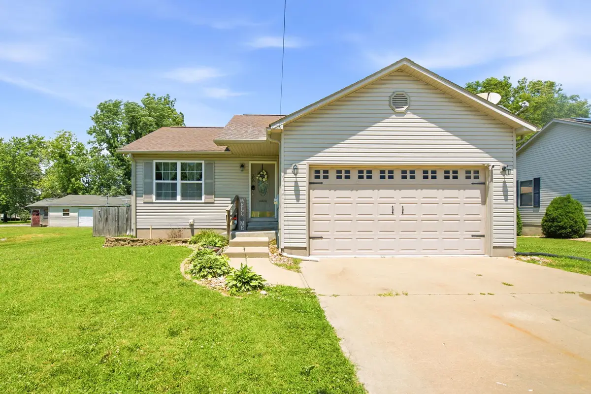 308 W Florence Street, Sesser, IL 62884 - #1
