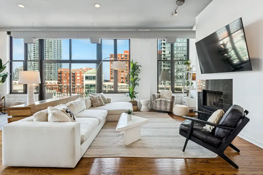 333 W Hubbard Street #801, Chicago, IL 60654 - #3