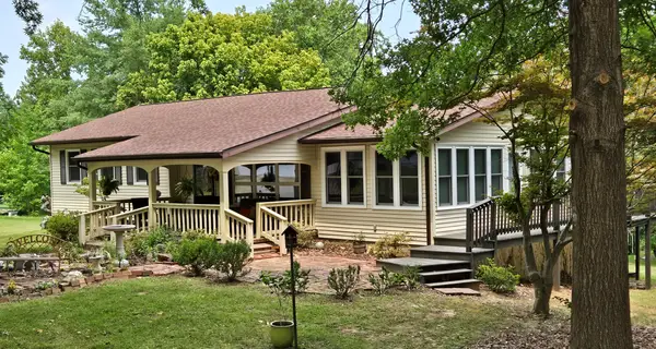 5722 Michael Lane, Carterville, IL 62918