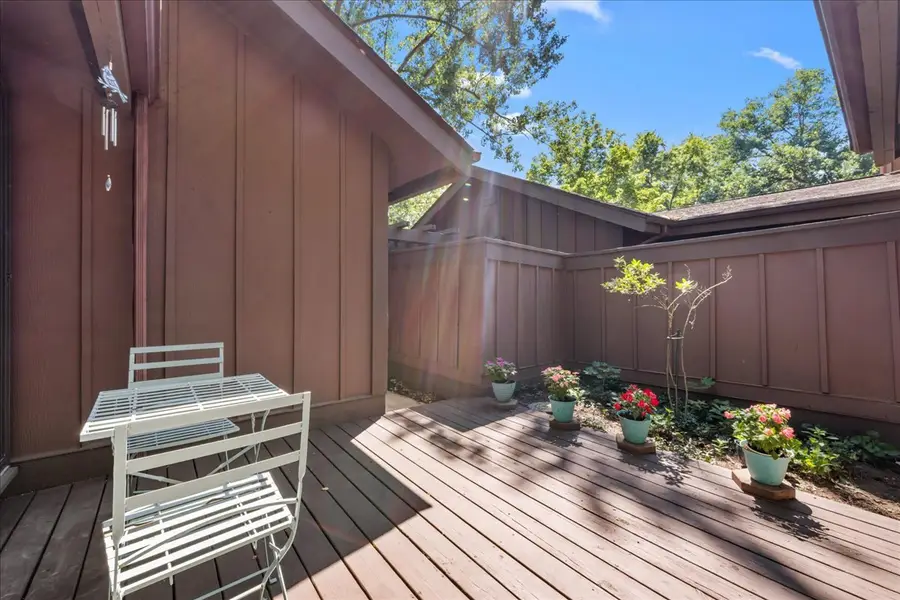 42W466 Red Bud Court, Saint Charles, IL 60175 - #3