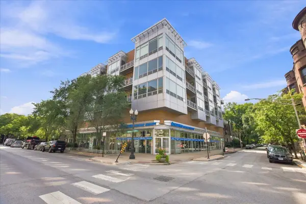 3920 N Sheridan Road #504, Chicago, IL 60613