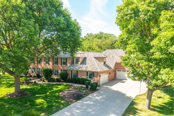 126 Schooner Lane, Lake Barrington, IL 60010