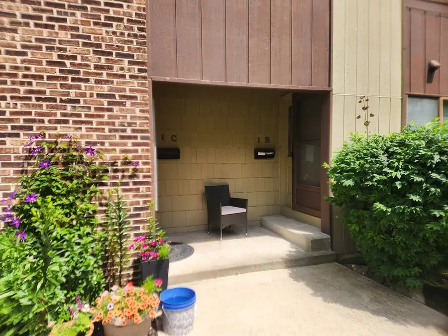 1 Stony Creek Drive #1B, Palos Hills, IL 60465 - #3