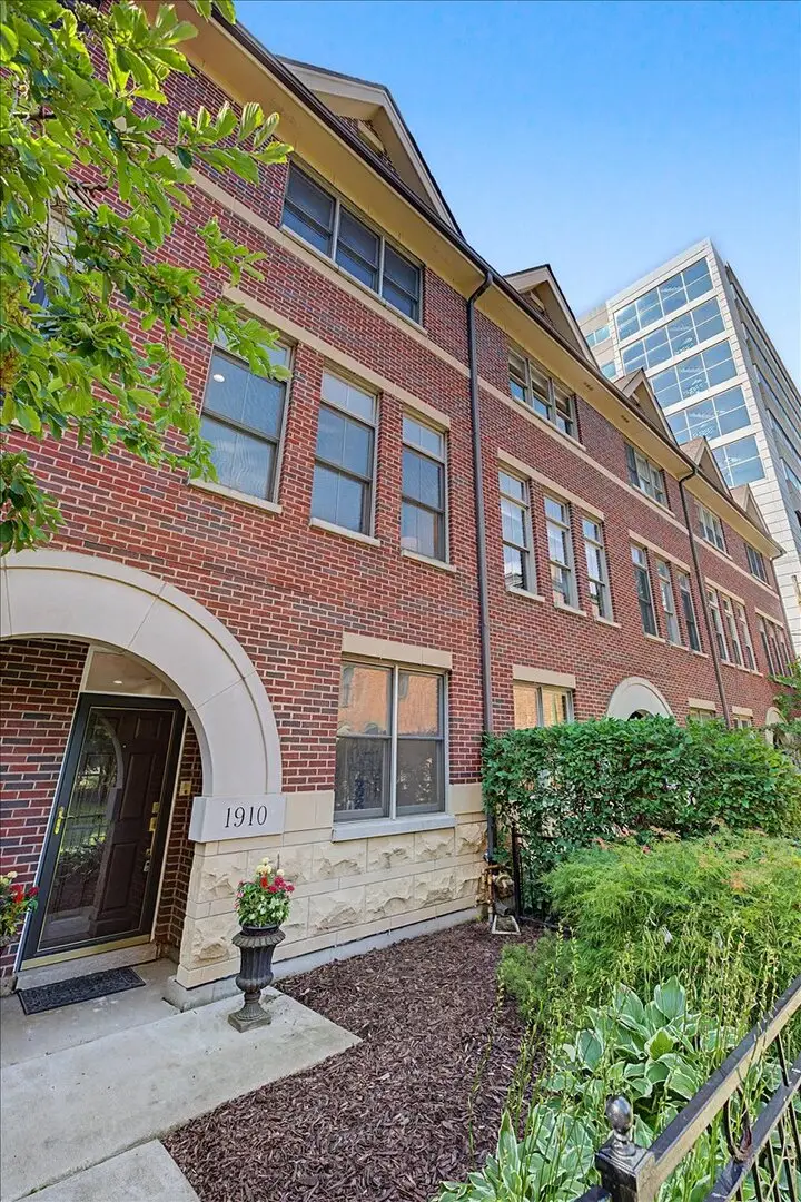1910 S Prairie Avenue, Chicago, IL 60616 - #1