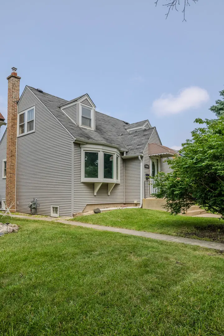 9308 S Troy Avenue, Evergreen Park, IL 60805 - #3