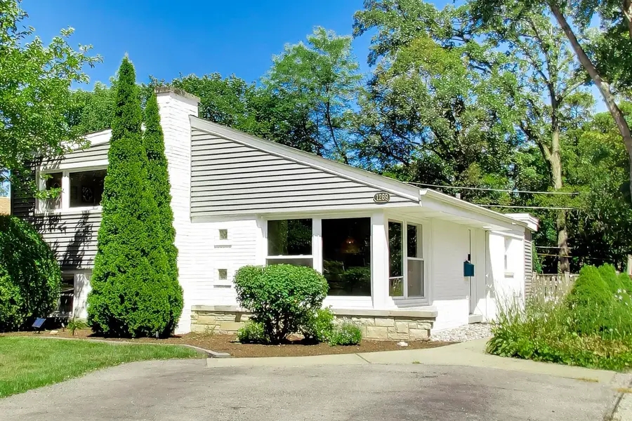 1269 Eastwood Avenue, Highland Park, IL 60035 - #2