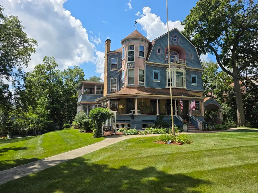 705 W Highland Avenue, Elgin, IL 60123 - #2