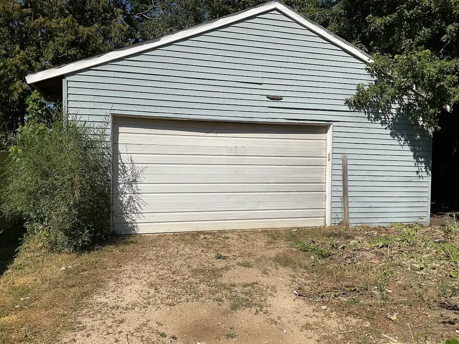 1121 Kishwaukee Street, Belvidere, IL 61008 - #3