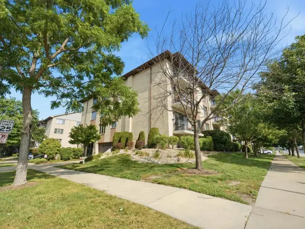 4500 W 93rd Street #1A, Oak Lawn, IL 60453