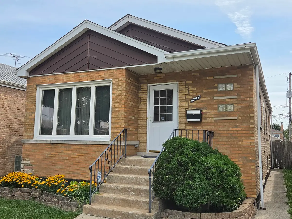 4747 S Leclaire Avenue, Chicago, IL 60638 - #1